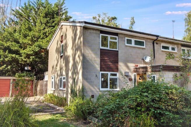 42 Antoneys Close, Pinner, Middlesex HA5 3LP