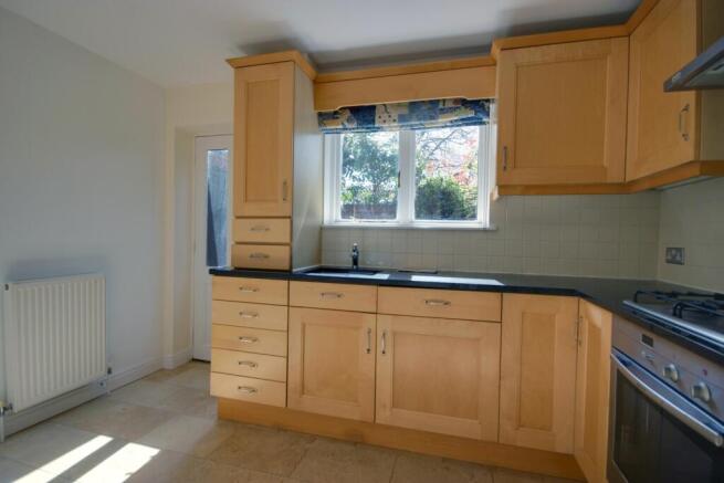 3 bed Semi-Detached for sale Image 6