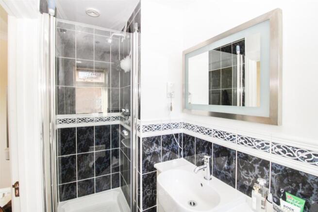 En- Suite Bathroom.jpg