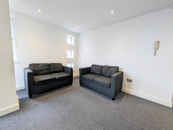 Living Room2.jpg