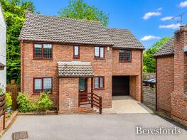 4, Burntwood, Brentwood CM14 4FJ