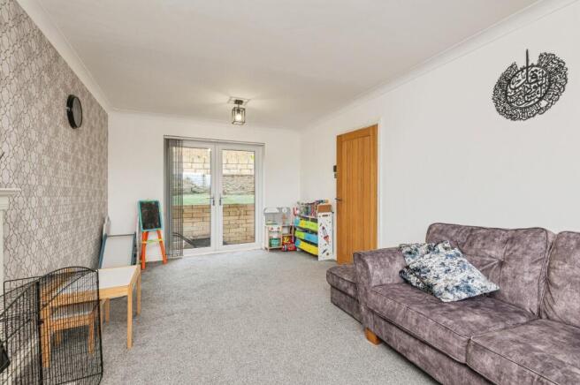 3 bed Semi-Detached for sale Image 9