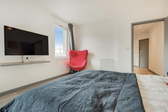 2_Main Bedroom-2.jpg