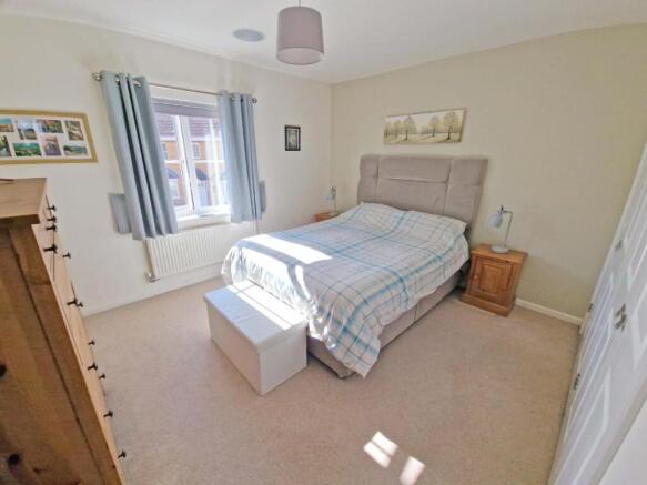 bedroom1.jpg