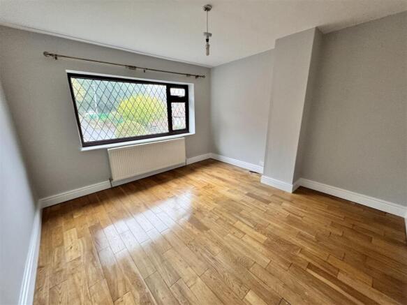3 bed Semi-Detached for sale Image 11