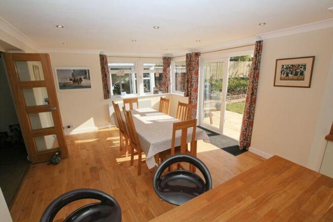 Kitchen/Dining...