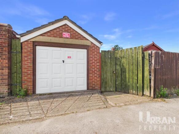 3 bed House for sale Image 10