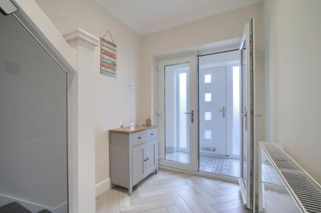 4 bed Semi-Detached for sale Image 6