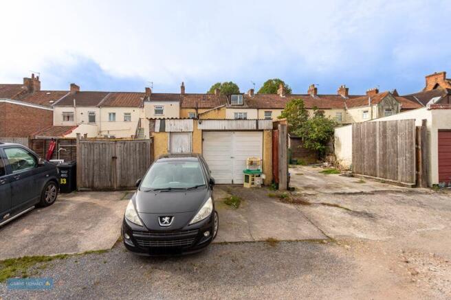Garage/Parking