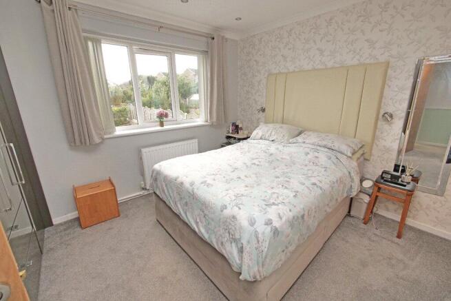 4 bed Detached for sale Image 11