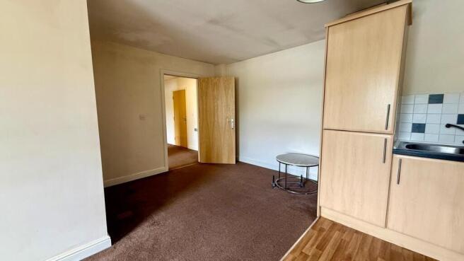 2 bed Flat to rent Image 6