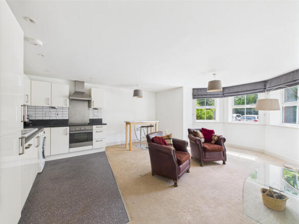 CAM02909G0-PR0397-STILL005