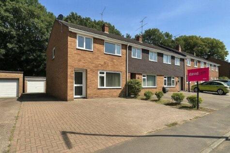 Lynwood Drive, Mytchett, Camberley, Surrey, GU16