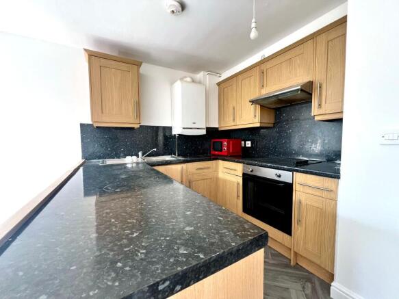 2 bed Ground Flat for sale Image 9