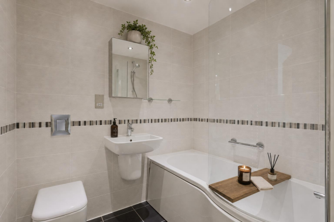 2 bed Flat for sale Image 8