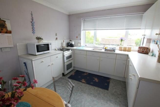 Kitchen 1.JPG