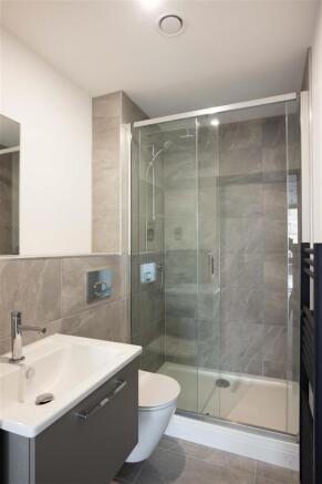 3 bed Apartment for sale Image 5