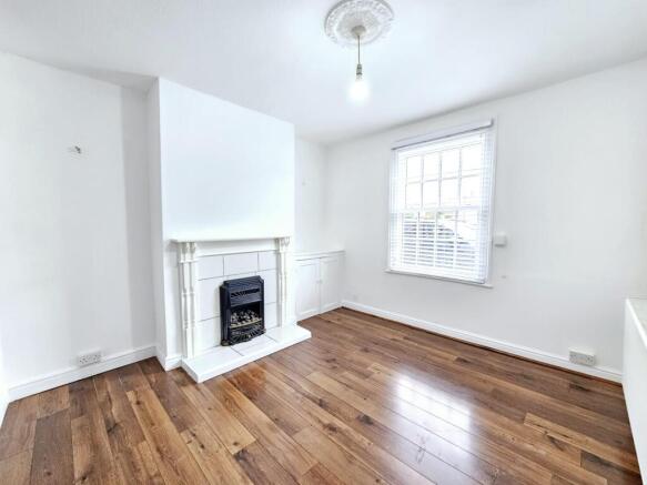 3 bed Terraced for sale Image 3