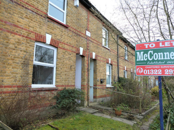 2 bed terraced house to rent High Street, Eynsfor