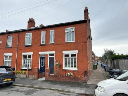 Crossley Road, Sale, M33
