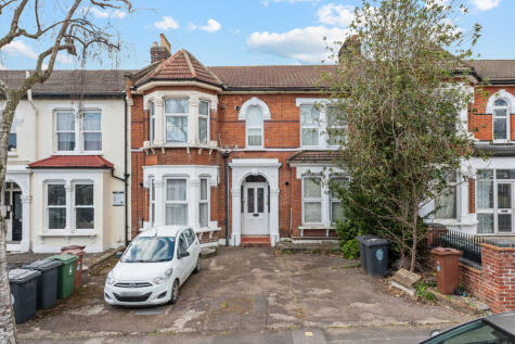 Forest Drive West, Leytonstone, E11