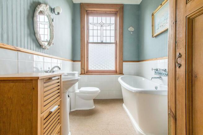 Family Bathroom/WC