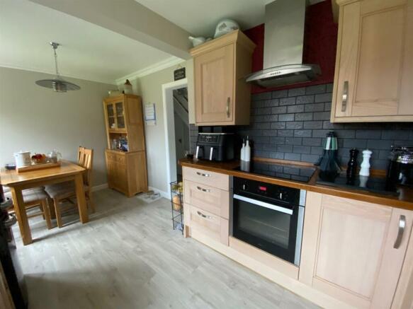 Kitchen Dining.jpg