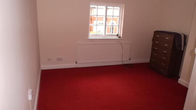 bedroom 1.JPG