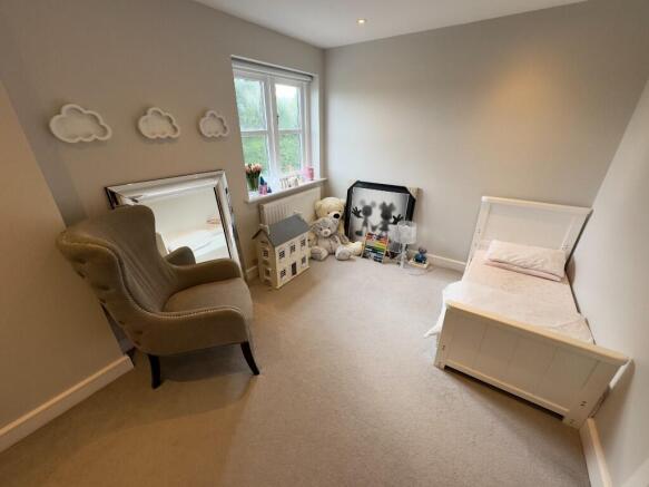 BEDROOM 2