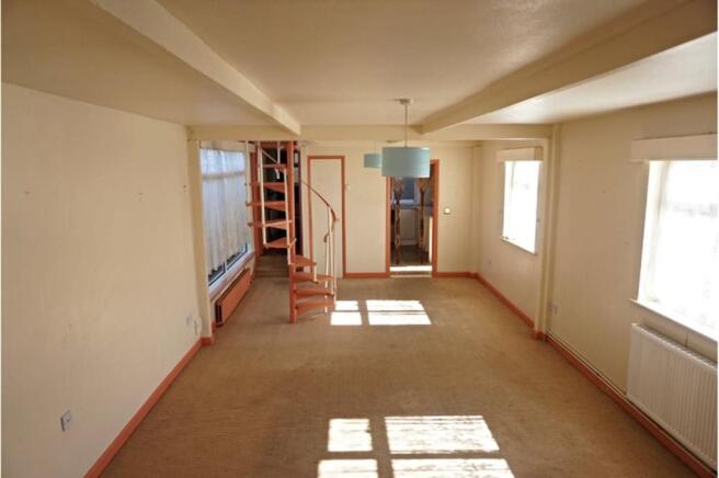 Lounge/Dining Room