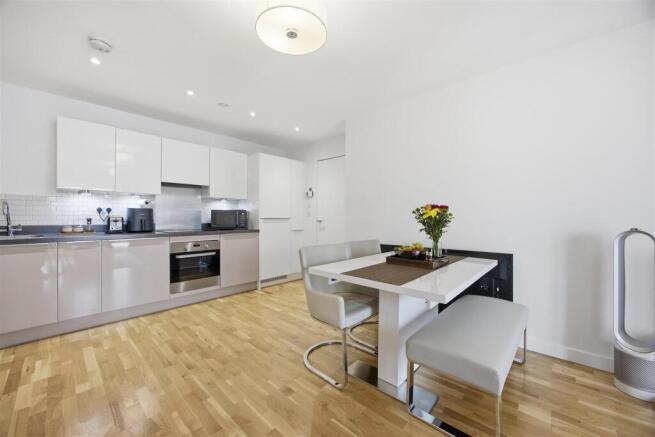 Wintergreen Boulevard, West Drayton photo 4