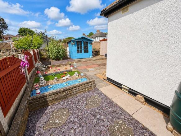2 bed Semi-Detached Bungalow for sale Image 10