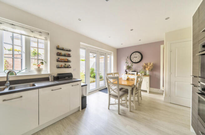 3 bed Semi-Detached for sale Image 7