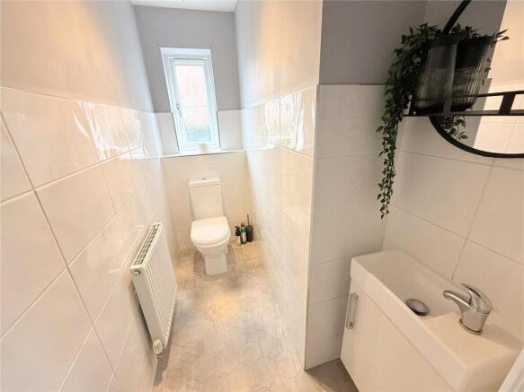 4 bed Detached for sale Image 5