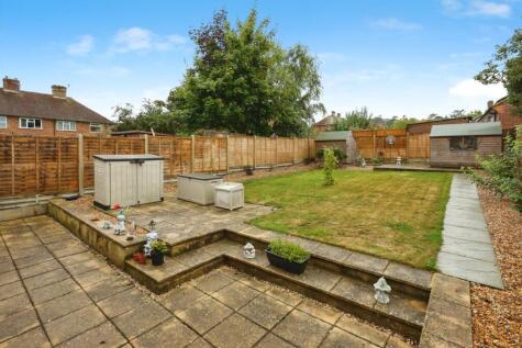 Binscombe Crescent, Godalming, Surrey, GU7