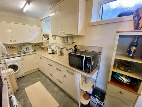 Bramleys Estate Agents - Back Lane, Mirfield (5).j