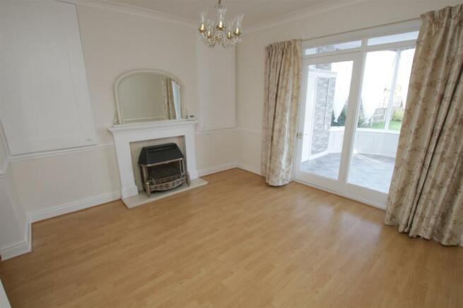 REAR FACING LIVING ROOM