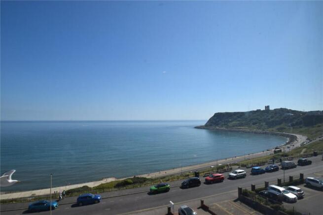 2 bed Penthouse to rent Image 3