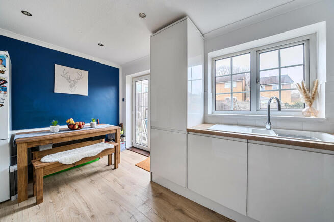 1416185116995d8d34f974