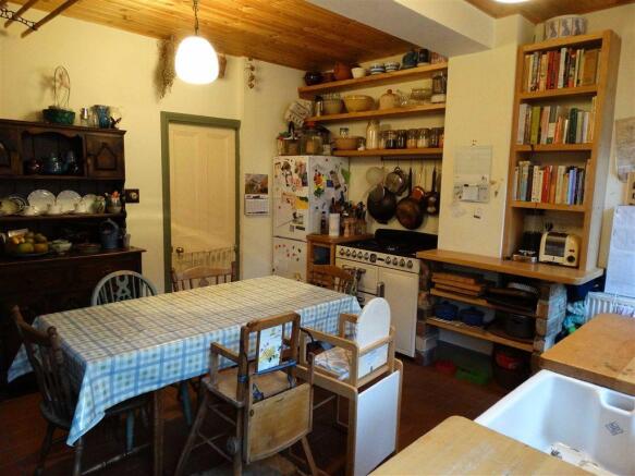 Breakfasting kitchen