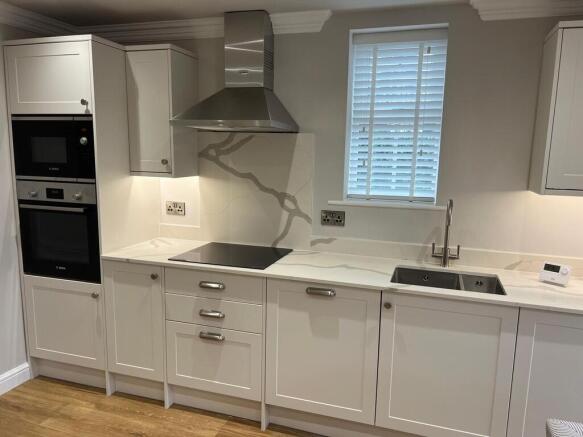 2 bed Apartment to rent Image 5