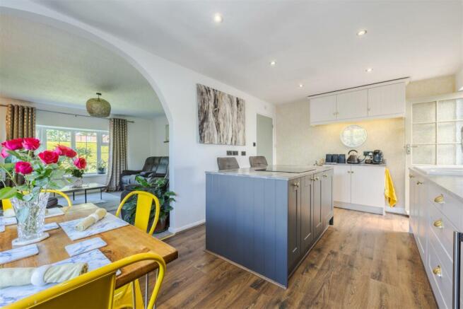 Open plan kitchen diner