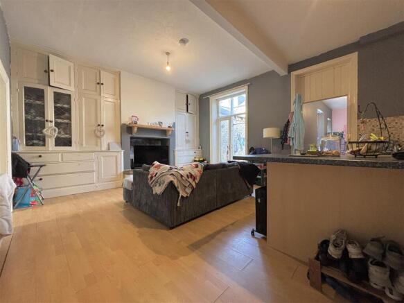 5 bed Terraced for sale Image 8