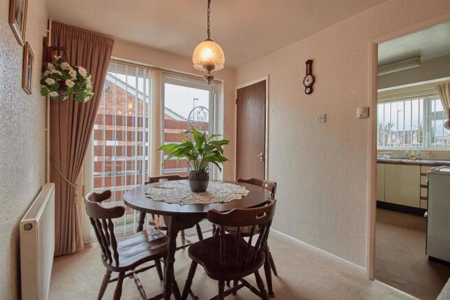 Cambridge Drive, Desford 5.jpg