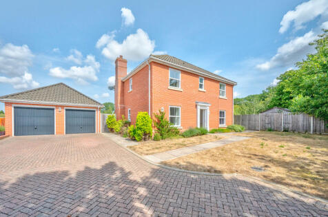 Pine Tree Close, Holton, Halesworth