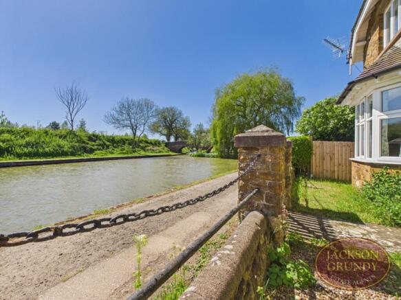 Long Buckby Wharf