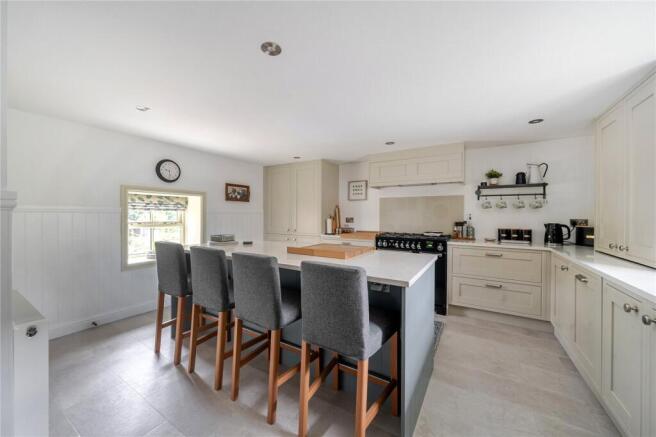 4 bed House for sale Image 4