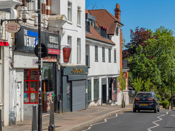 Muswell Hill Broa...