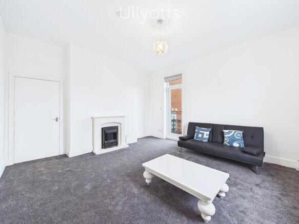 3 bed Maisonette to rent Image 9
