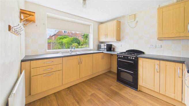 4 bed Semi-Detached for sale Image 6